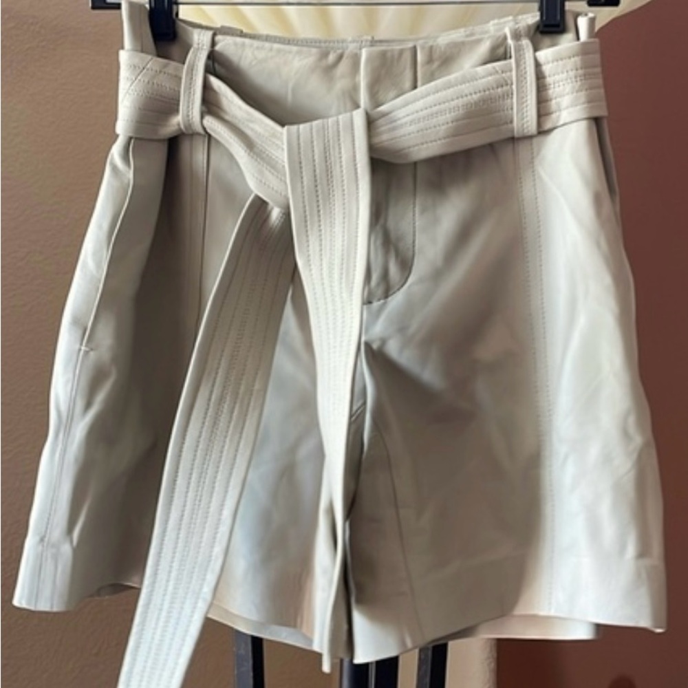 Vince Cream lamb leather Women's Shorts retail price $1100